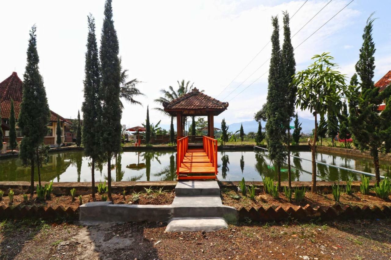 Hotel Agung Permata Artha Cipanas  Екстер'єр фото